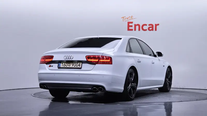 Audi S8