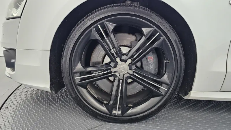 Audi S8