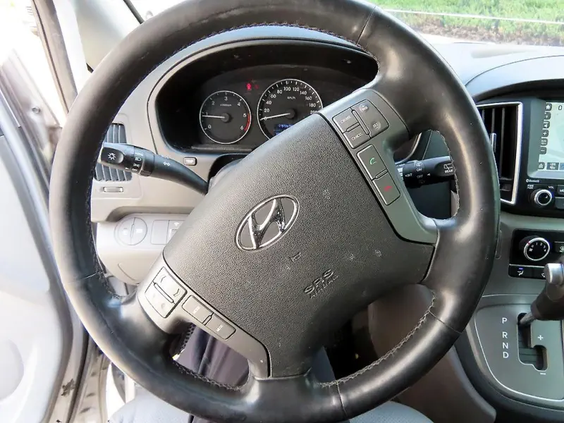 Hyundai Grand Starex