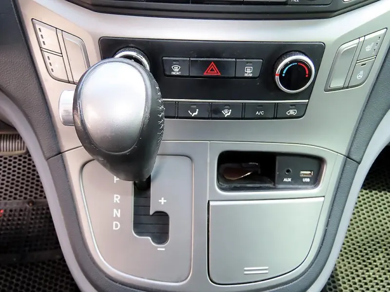 Hyundai Grand Starex
