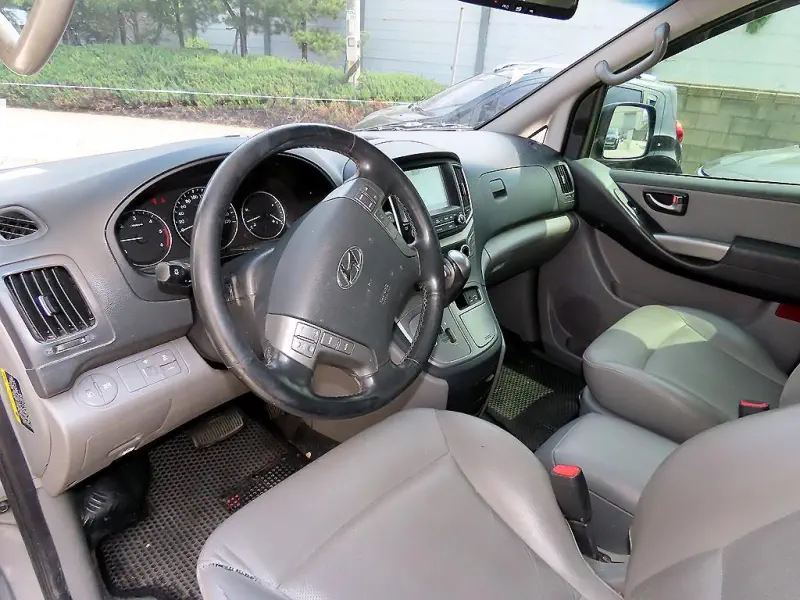 Hyundai Grand Starex