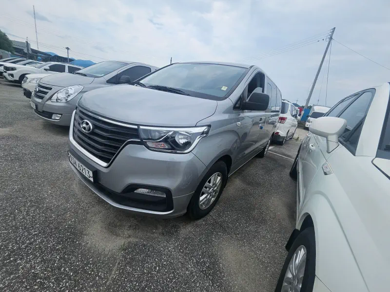 Hyundai Grand Starex