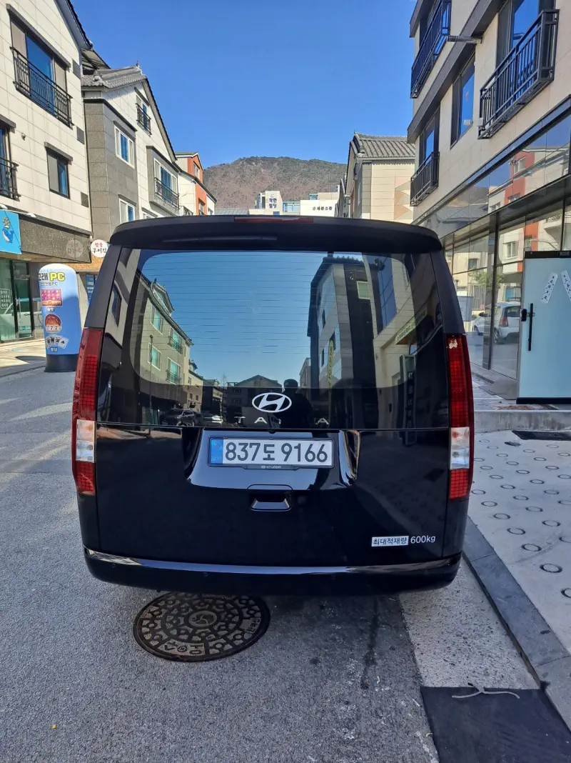 Hyundai Staria
