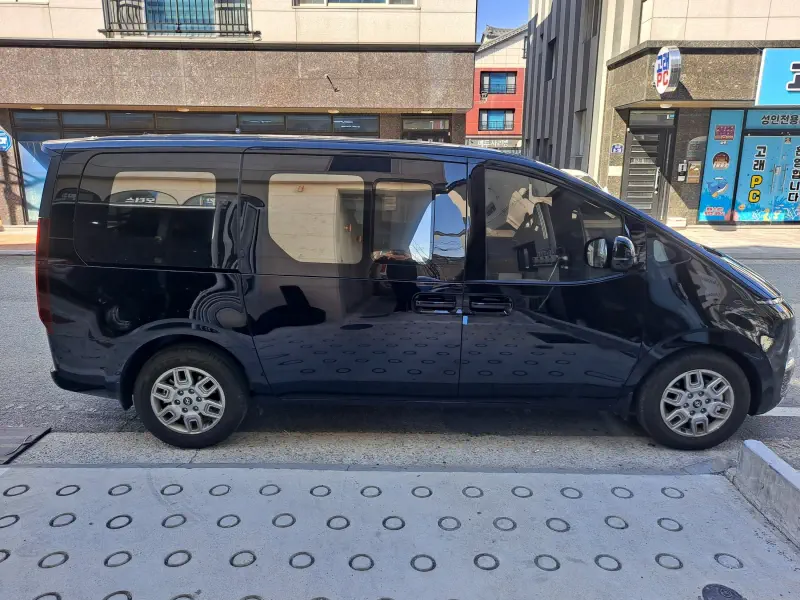 Hyundai Staria