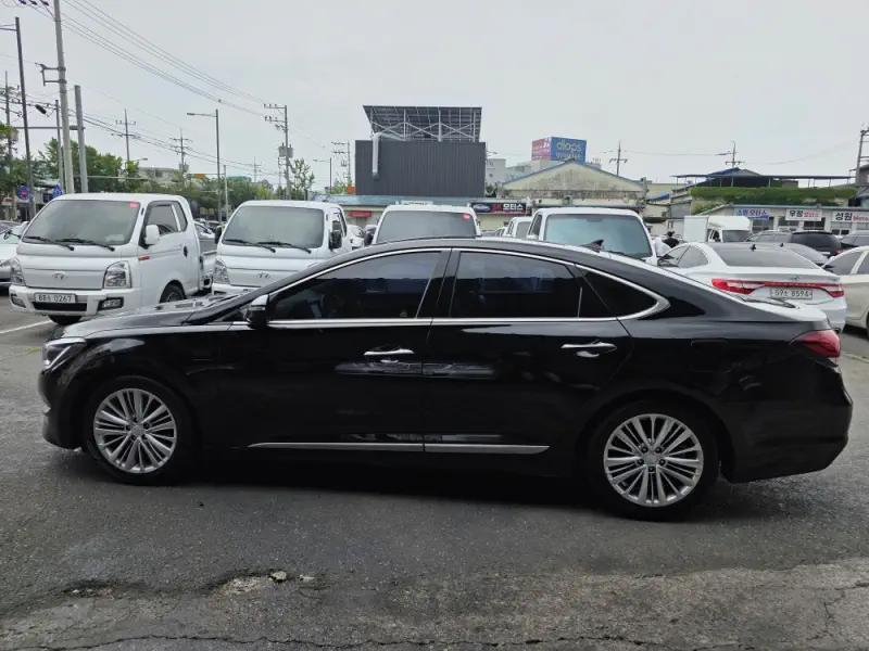 Hyundai Aslan