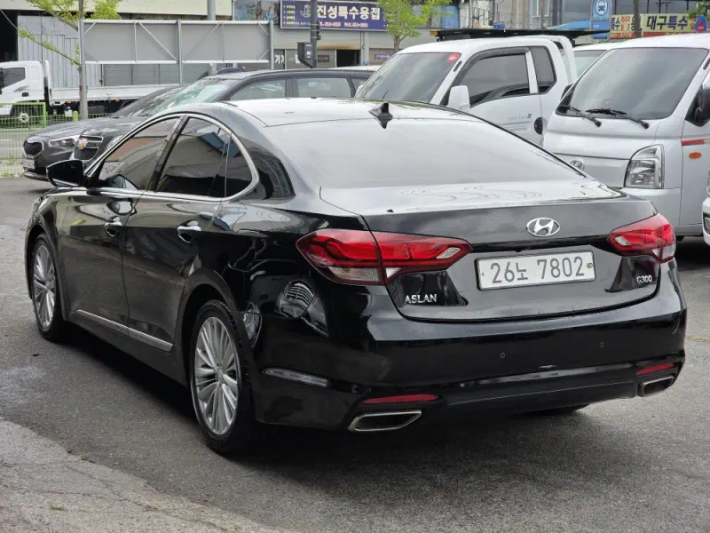 Hyundai Aslan