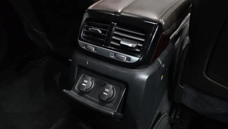 Genesis EQ900