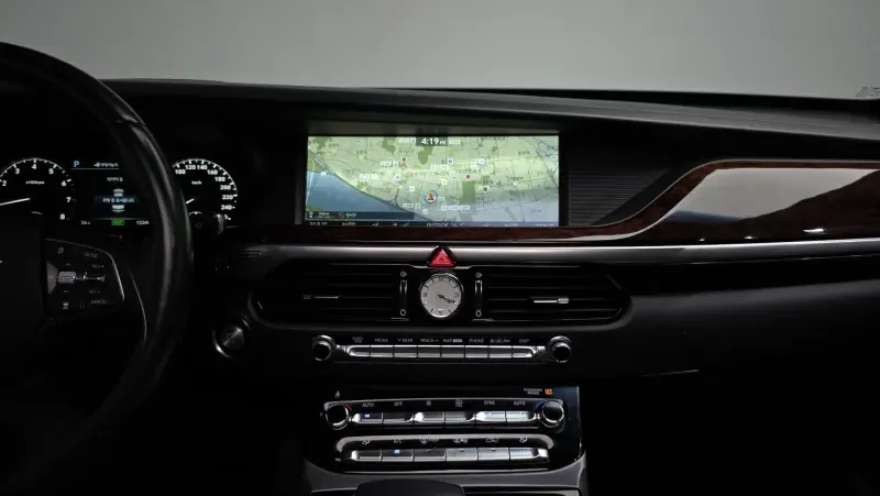 Genesis EQ900