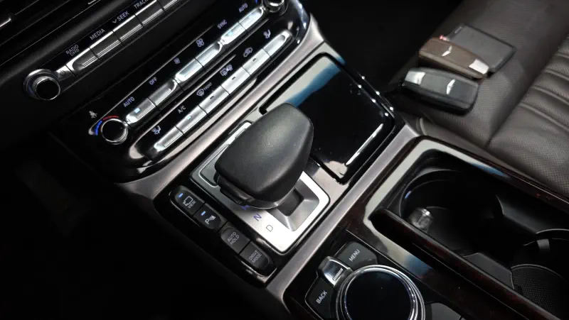 Genesis EQ900