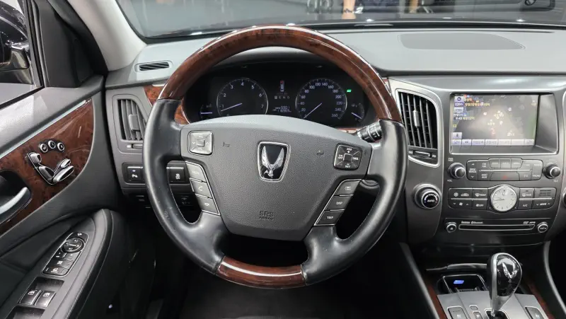 Hyundai Equus