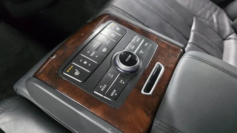 Hyundai Equus