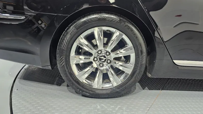 Hyundai Equus