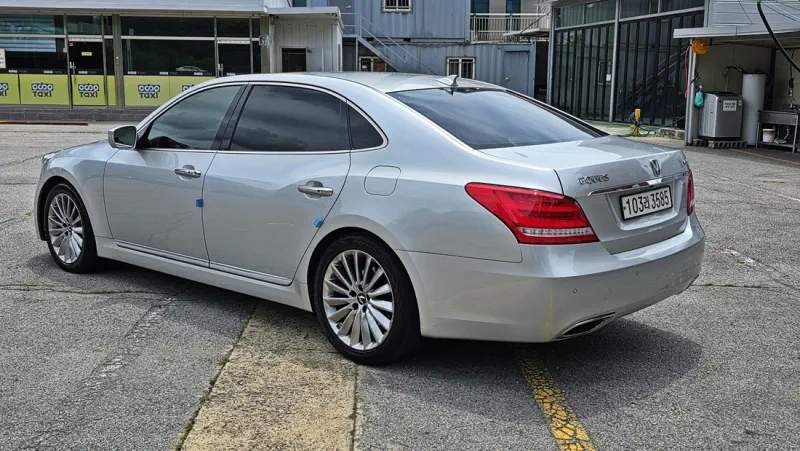 Hyundai Equus