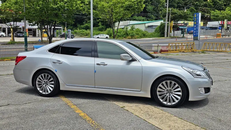 Hyundai Equus