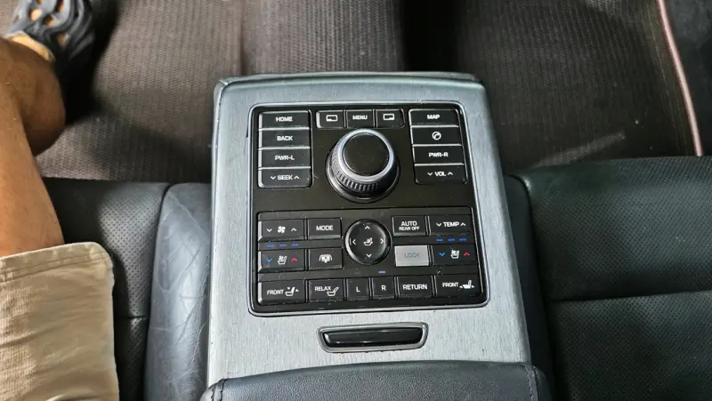 Hyundai Equus
