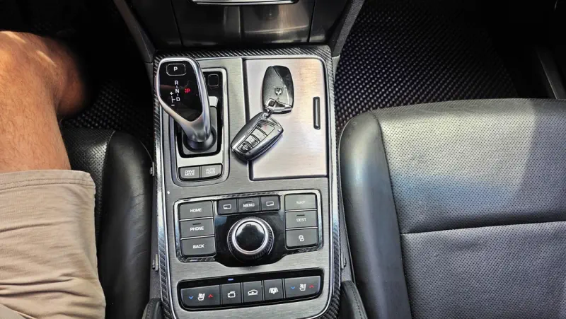 Hyundai Equus