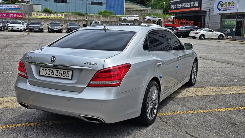 Hyundai Equus