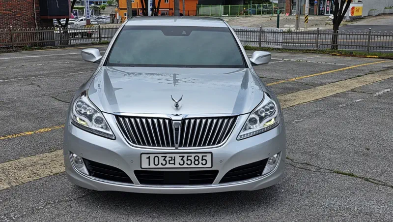 Hyundai Equus
