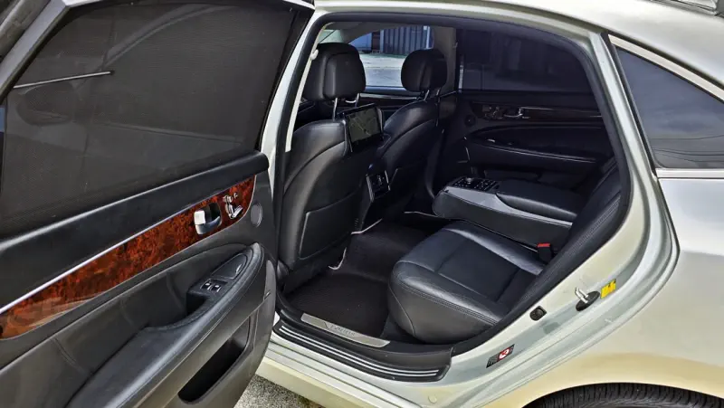 Hyundai Equus