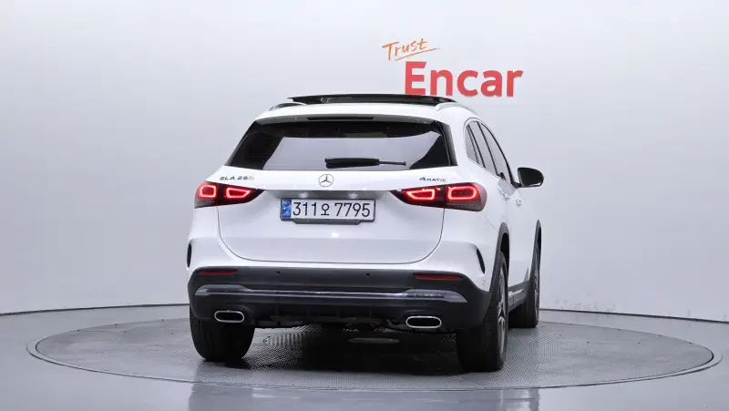 Mercedes-Benz GLA-Class