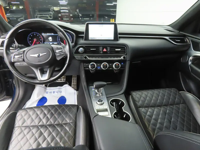 Genesis G70