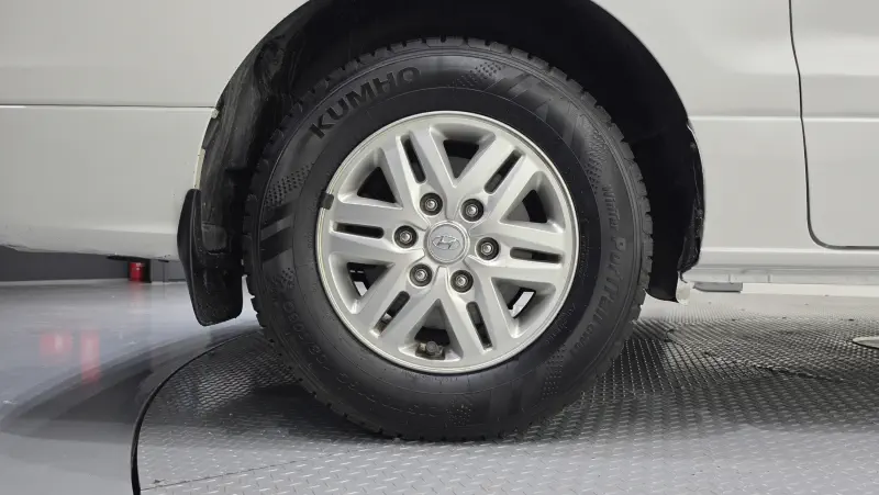Hyundai Grand Starex