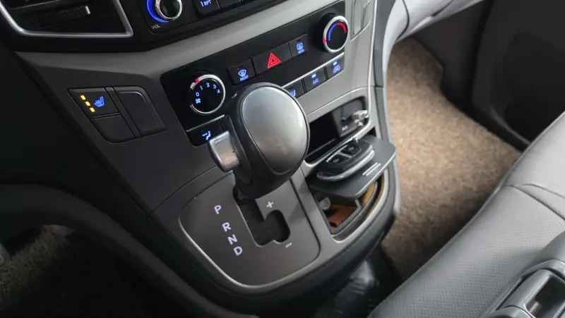 Hyundai Grand Starex
