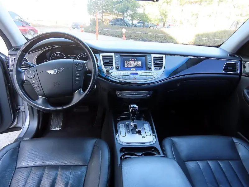 Hyundai Genesis