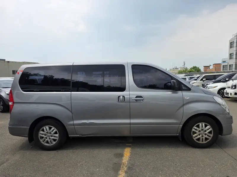 Hyundai Grand Starex