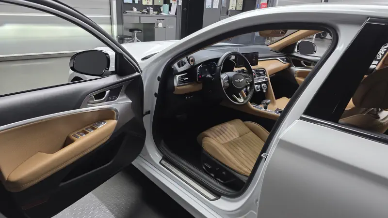 Genesis G70