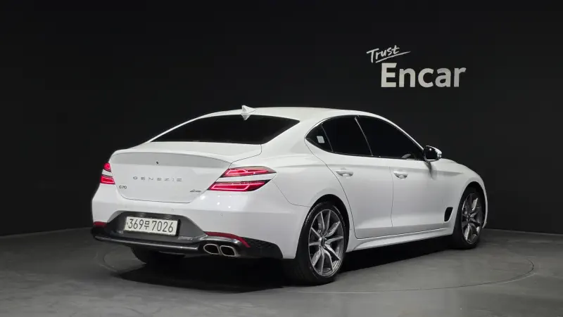 Genesis G70