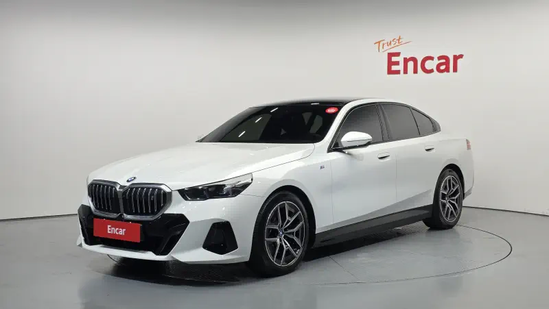 BMW i5
