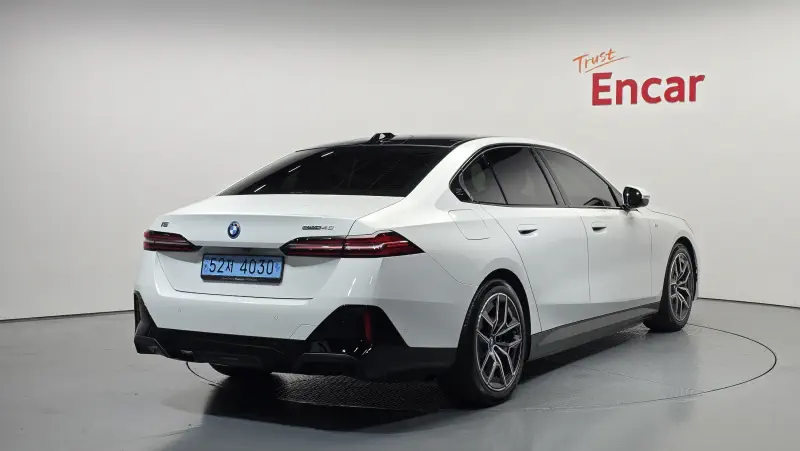 BMW i5