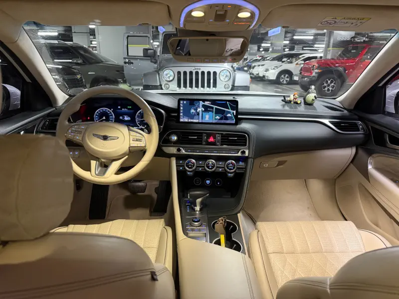 Genesis G70