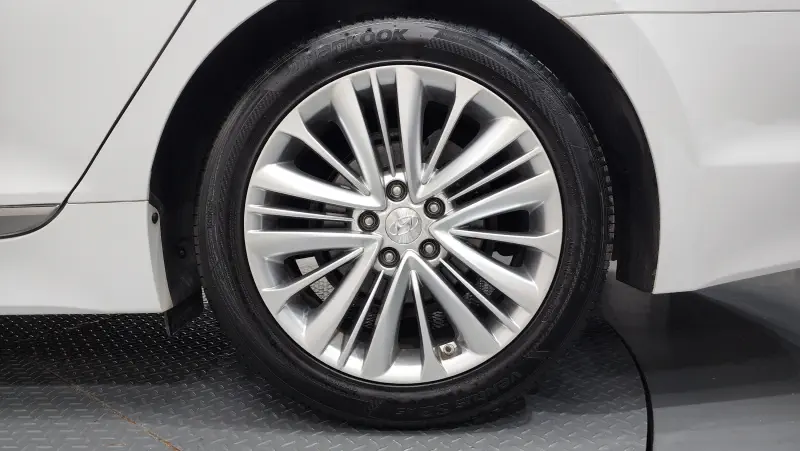 Hyundai Aslan