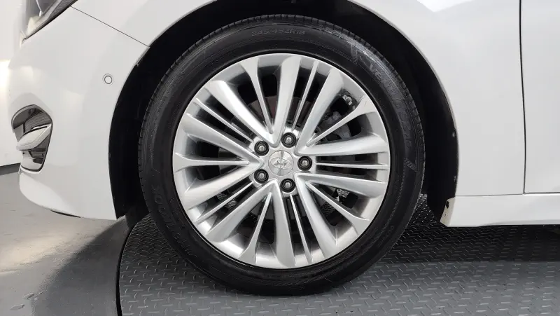 Hyundai Aslan