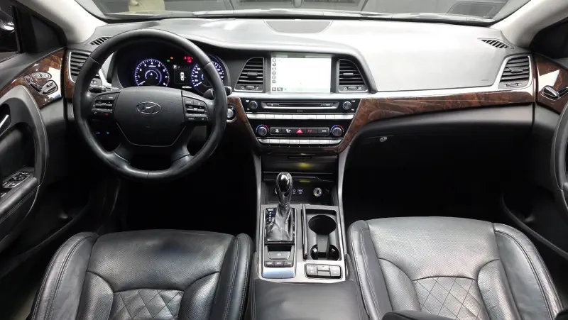 Hyundai Aslan