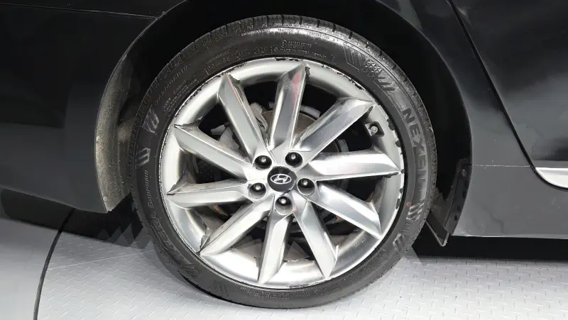 Hyundai Aslan