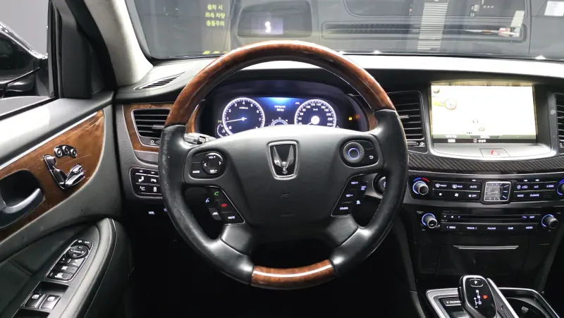 Hyundai Equus