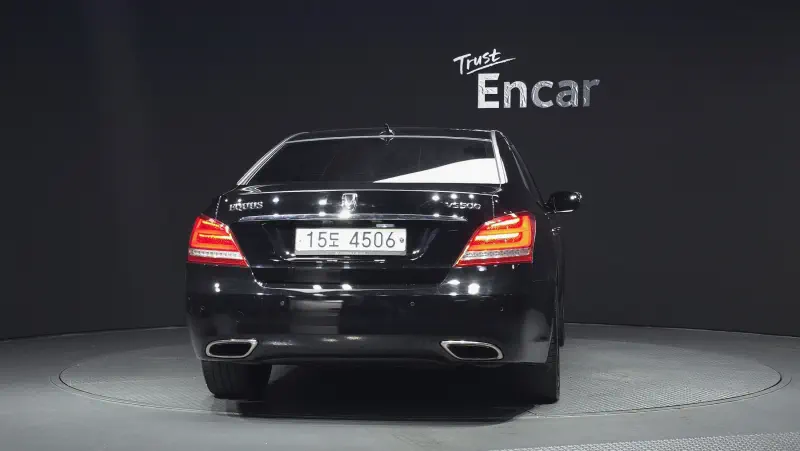 Hyundai Equus