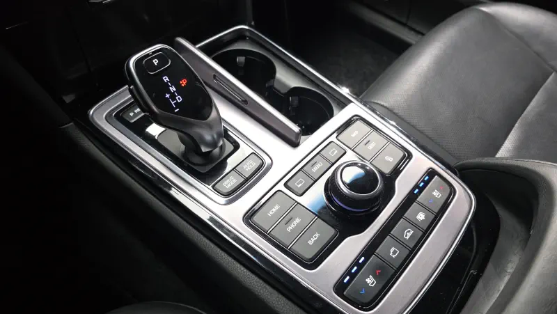 Hyundai Equus