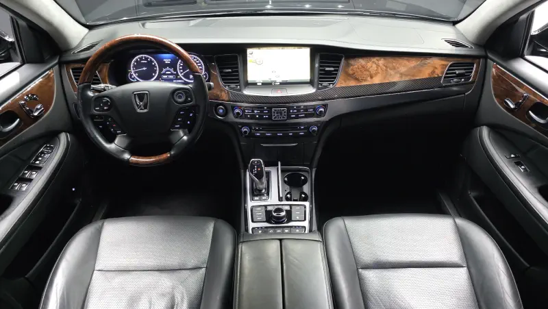 Hyundai Equus