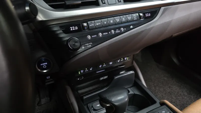 Lexus ES300h