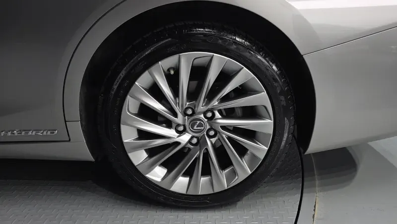 Lexus ES300h