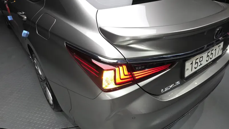 Lexus ES300h
