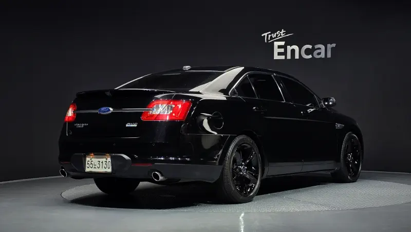 Ford Taurus