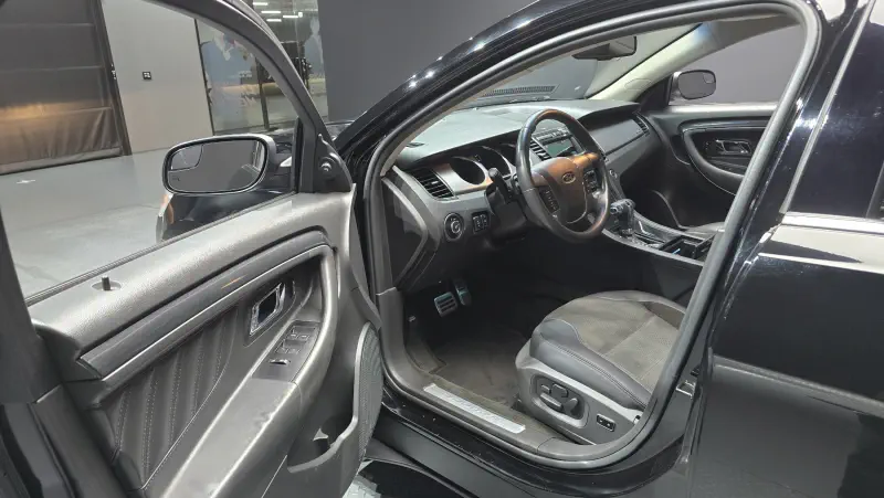 Ford Taurus
