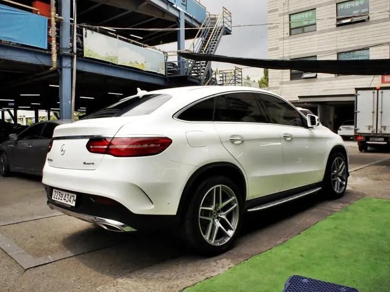 Mercedes-Benz GLE-Class