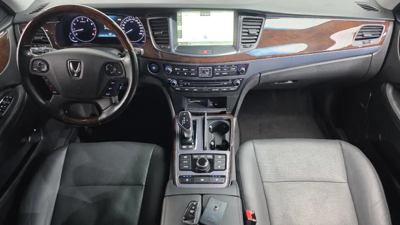 Hyundai Equus
