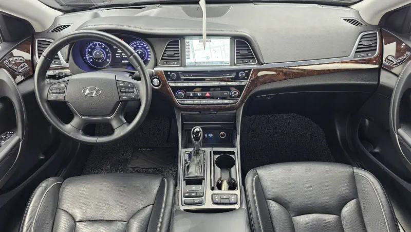 Hyundai Aslan